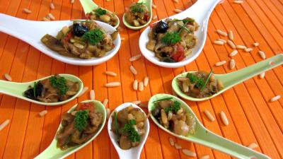 câpre au vinaigre : Cuillères de caponata à la sicilienne
