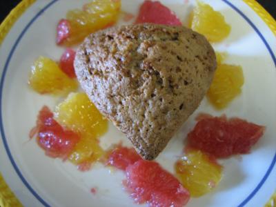 petits fours sucrés : Coupelle de coeurs aux noisettes