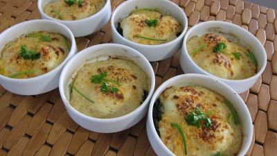 plat complet : Cassolettes d'oeufs mollets à la florentine