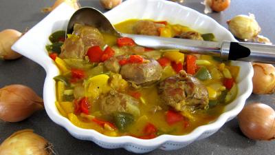 Cuisson à l'autocuiseur : Saladier de sot l'y laisse de dinde au colombo