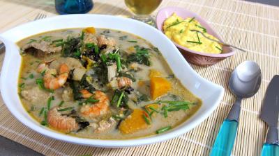 Soupes & potages : Plat de crustacés et poisson en marmite