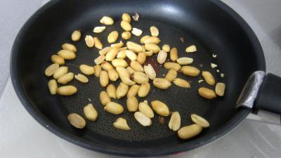 Torsades gratinées à la béchamel et aux cacahuètes - 1.1