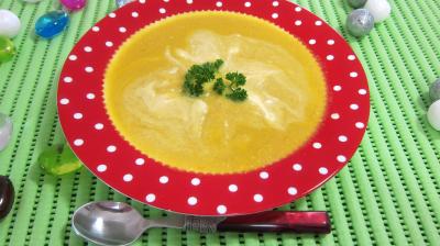 yaourt : Assiette de bouillie aux carottes et aux oranges