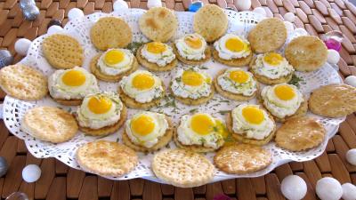 Recette Plat de crackers à la ricotta et aux oeufs de caille