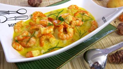 Soupes & potages : Soupière de soupe de gambas à la crème de coco