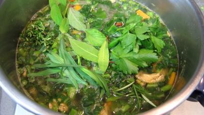 Recette Broutes et blancs de poulet en soupe