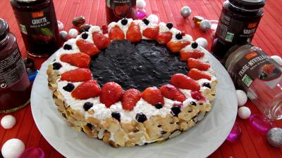 Amande effilée : Gâteau aux fromages à la purée fraises, myrtilles, cassis Vitabio