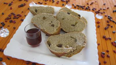 pain à base d'alcool : Assiette de tranches de pain au Porto
