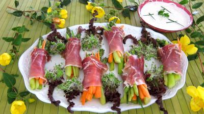 asperge : Assiettes de ballotins d'asperges, haricots beurre et carottes