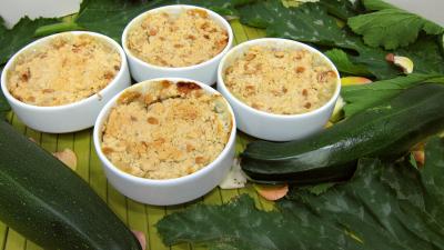 Pour débutants : Assiette de crumble aux courgettes
