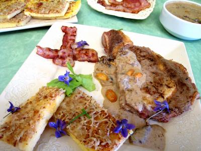 Sauces : Entrecôtes croustillantes et sa sauce aux cacahuètes