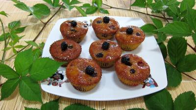 Image : Assiette de cupcakes aux nashis et mûres