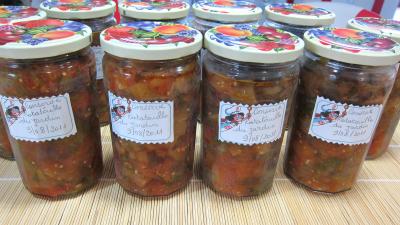 Ail : Pots de conserve de ratatouille du jardin