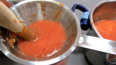 Conserve de sauce tomate à la bolognaise - 3.1