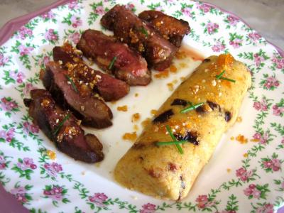 magret : Magret au caramel et aux amandes et sa polenta aux pruneaux