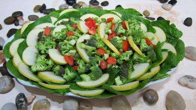 pomme : Plat d'épinards en salade