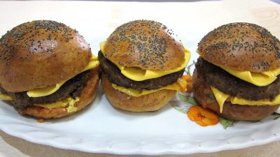 Pains & pâtes : Plat de cheeseburgers