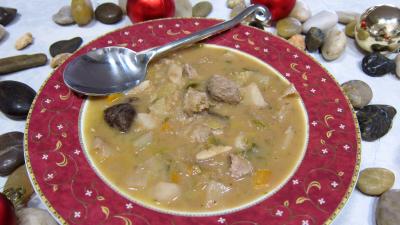 thon rouge : Assiette de soupe de thon aux topinambours