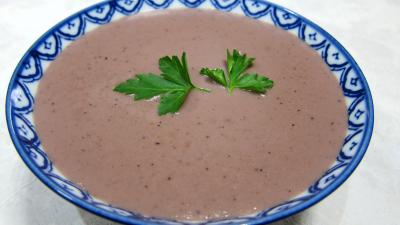 Pour débutants : Ramequin de sauce béchamel au vin rouge