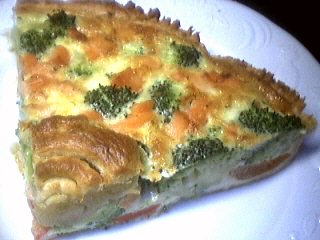 Cuisine diététique : Part de quiche aux brocolis et saumon
