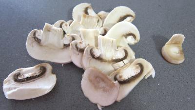 Oeufs au vin rouge et champignons - 3.2