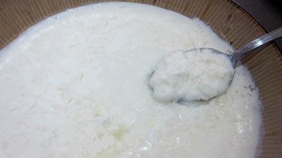 Fromages : Saladier de caillé de vache au lait cru