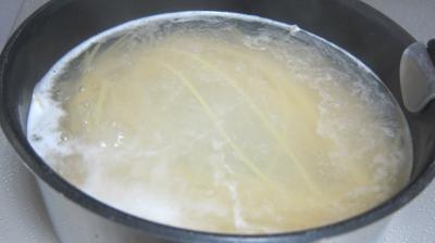 Spaghettis aux pignons de pin, et aux raisins secs - 9.2