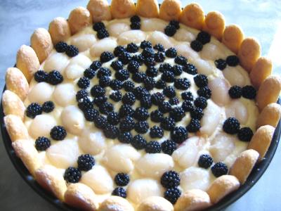 liqueur de litchis soho : Assiette de tiramisu aux mûres et litchies