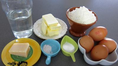 Ingrédients pour la recette : Pâte à choux ou gougères au kenwood