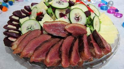 Pour débutants : Assiette de salade de magret au Cantal