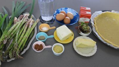 Ingrédients pour la recette : Quiche aux asperges