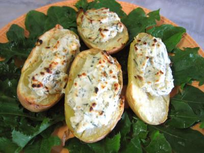 pissenlit : Assiette de pommes de terre farcies à la ricotta