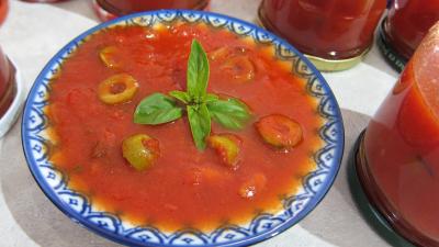 Pour débutants : Assiette de sauce tomates aux olives