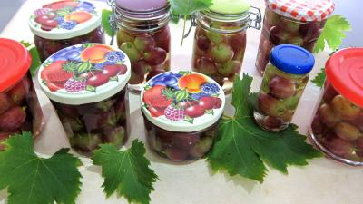Anniversaire : Bocaux de raisins à l'eau de vie et épices