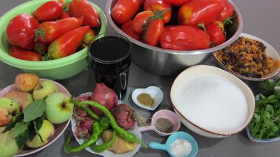 Ingrédients pour la recette : Chutney aux tomates (conserves)