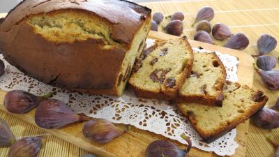 Anniversaire : Plat de cake aux figues en tranches