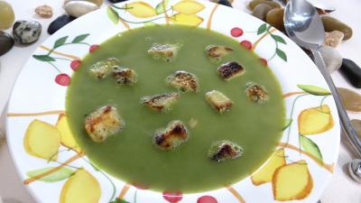 Soupes & potages : Assiette de soupe de pois chiches à la provençale