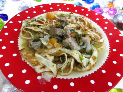Entrées & salades : Assiette de consommé Célestine