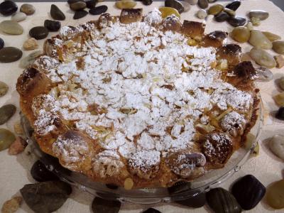 Desserts : Assiette de tarte aux pommes et aux noisettes