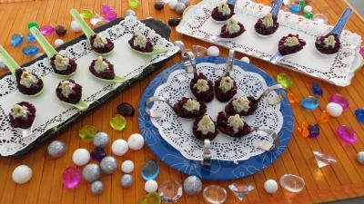 Pour débutants : Cuillères d'antipasti au beurre de roquefort