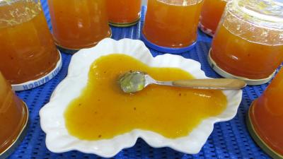 sucre cristallisé : Coupelle et pots de confiture d'oranges et citrons