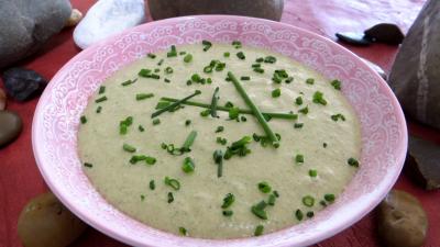 Printemps : Ramequin de sauce aux herbes fraîches