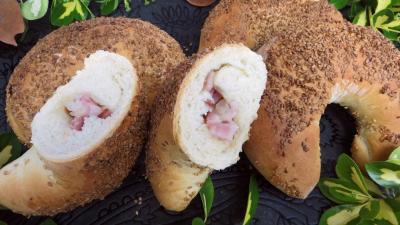 pains variés : Pains croissants aux lardons et oignons
