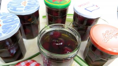 Noël : Bocaux de cerises au vin blanc