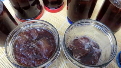 Conserves : bocaux de confiture de restes de sangria aux prunes