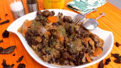 Volailles et gibiers : Assiette de pintade au vin jaune du Jura