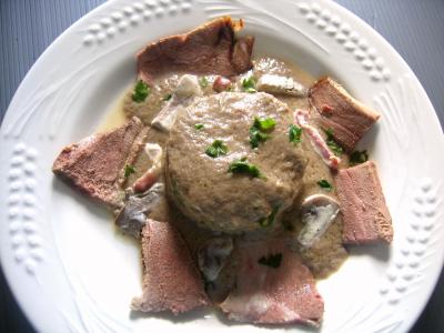 champignon : Assiette de dômes de champignons et son coulis