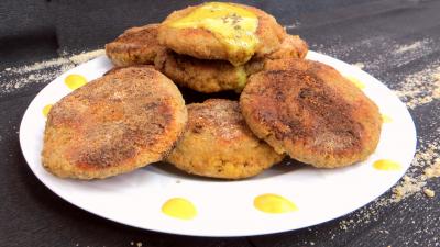 Poissons : Assiette de galettes d'oeufs de cabillaud frais