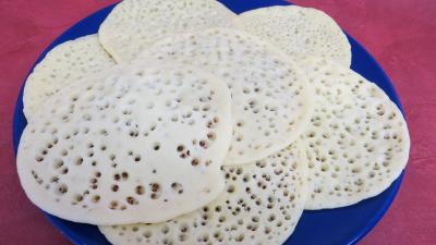 semoule de blé dur : Assiette de baghrirs, crêpes à mille trous
