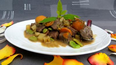Recettes sans oeufs : Blanquette de cerf aux nèfles